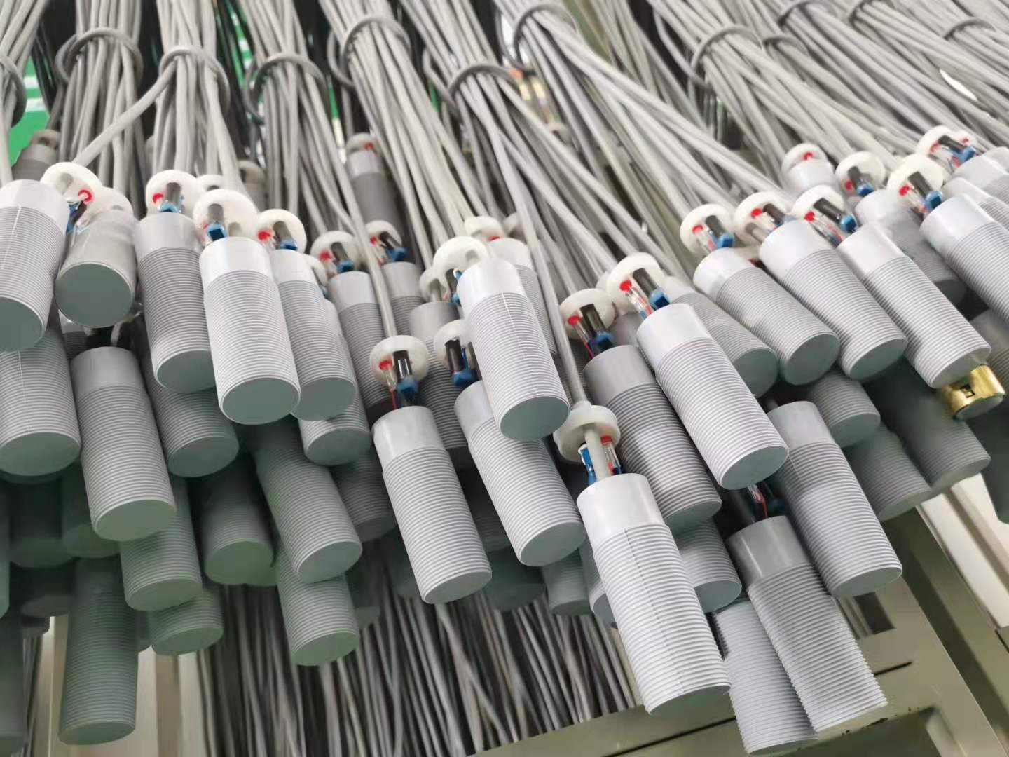 接近開關基礎知識及應用——德夫爾工業(yè)電子