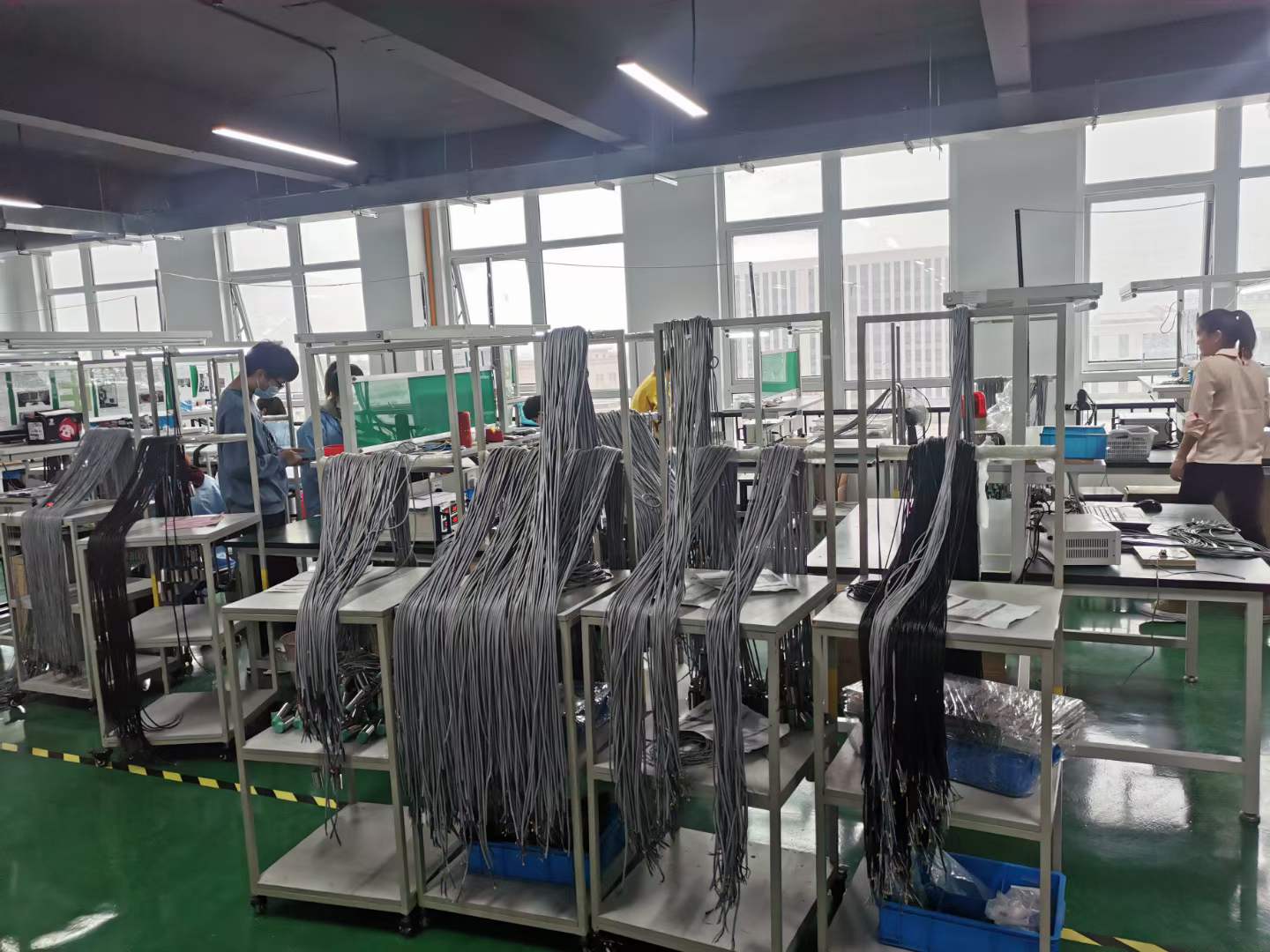 PNP型和NPN型接近開關(guān)之間的區(qū)別